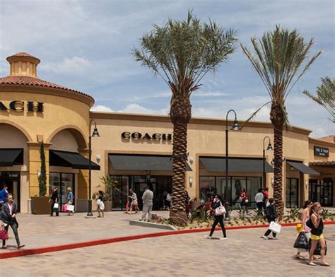 descuentos gucci en desert hills premium outlets|breitling cabazon.